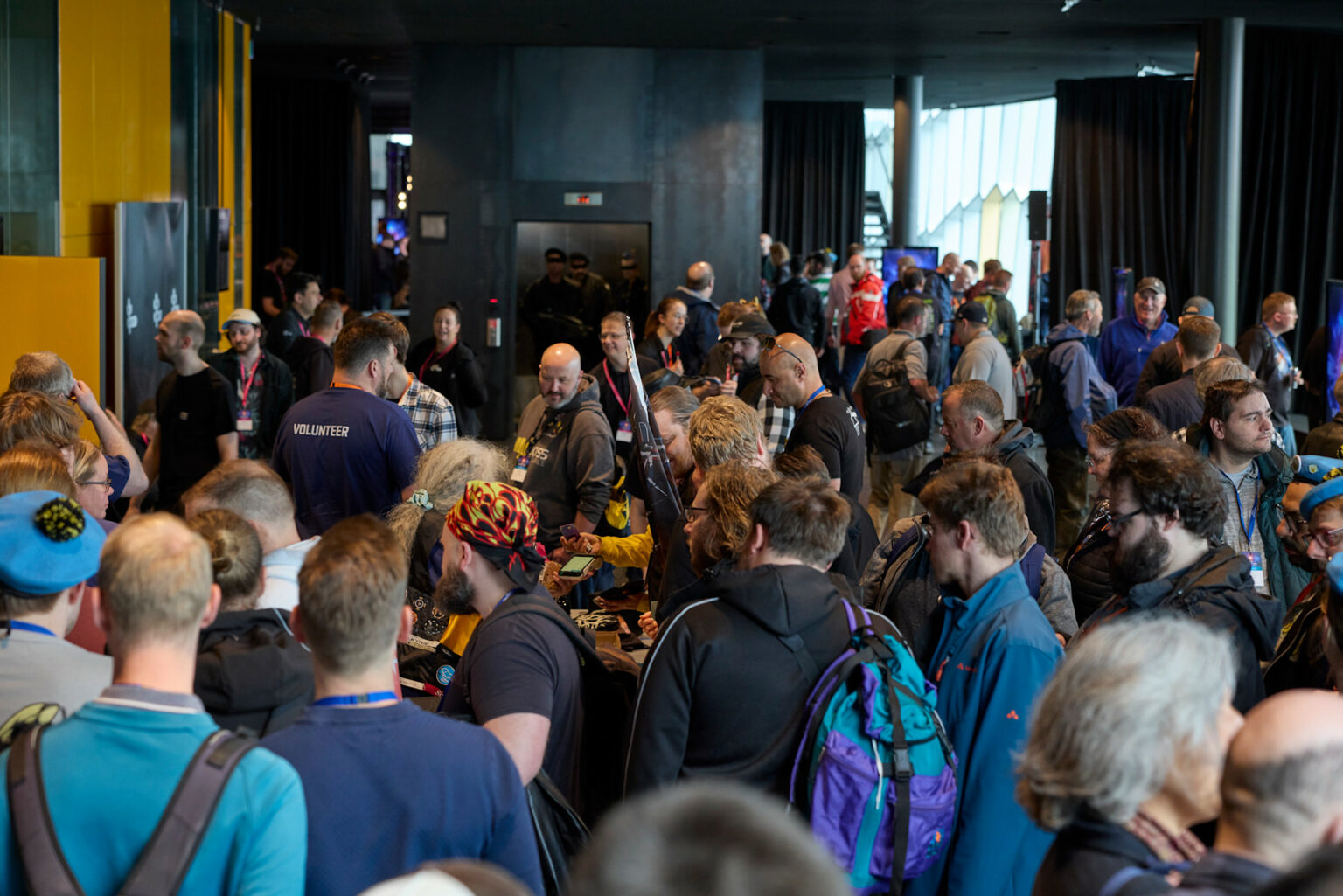 EVE Fanfest 2025 hafið með pompi og prakt – spennandi dagskrá í boði fyrir aðdáendur um allan heim – Bein útsending EVE Fanfest 2025 hafið með pompi og prakt – spennandi dagskrá í boði fyrir aðdáendur um allan heim - Bein útsending