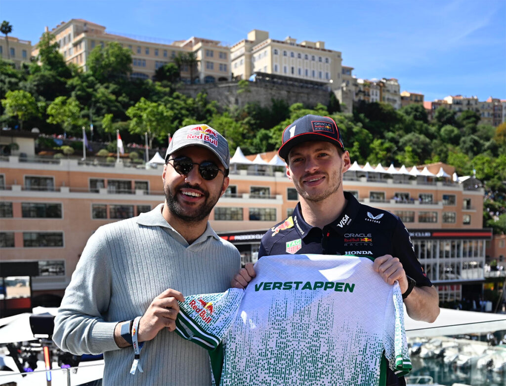 Max Verstappen kynnir nýtt samstarf Red Bull og Team Falcons í rafíþróttum Max Verstappen kynnir nýtt samstarf Red Bull og Team Falcons í rafíþróttum