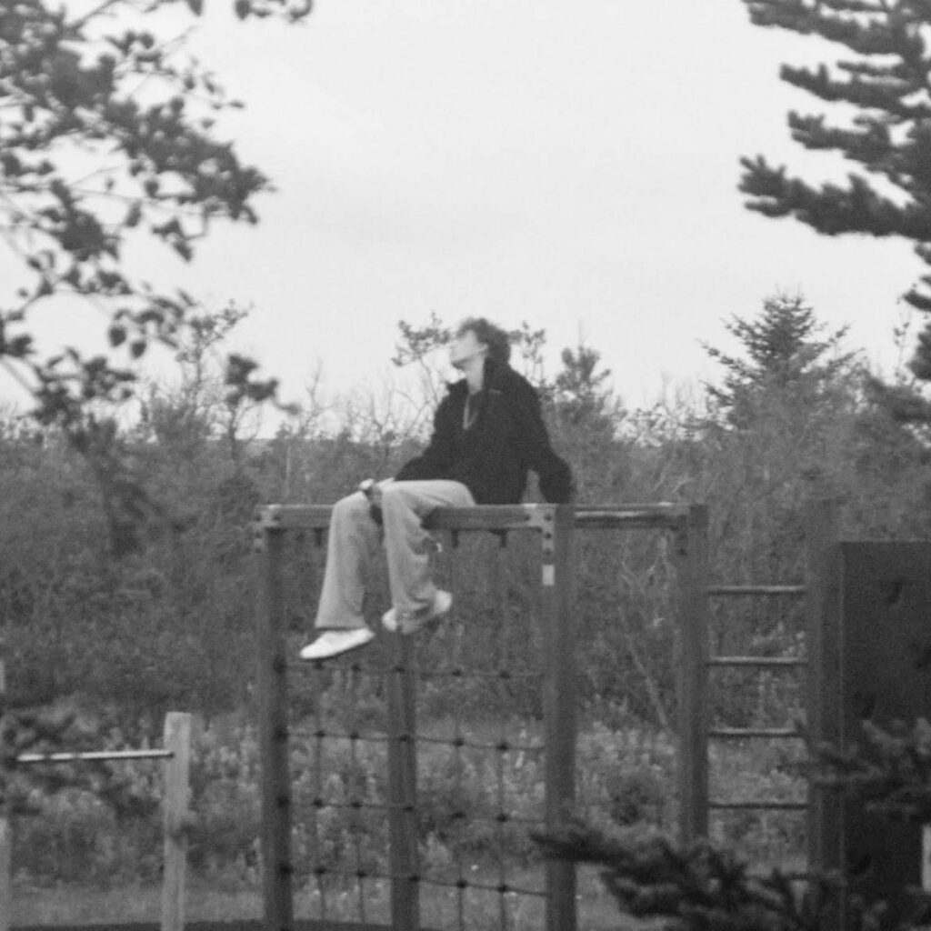 Íslenskur ungur leikjahönnuður slær í gegn með hryllingsleik - pgWave - The Complex