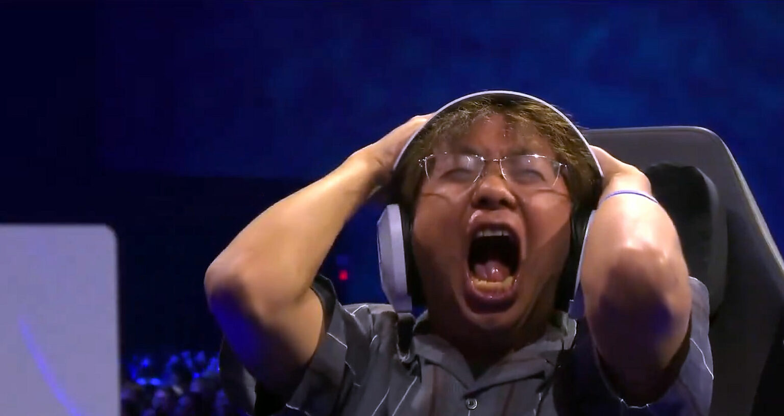 Myndbandið sem fór á flug: hvað var hann eiginlega að gera? Myndbandið sem fór á flug: hvað var hann eiginlega að gera? - Kazuyuki „KojiKOG“ Koji vs Goichi „GO1“ Kishida - Fatal Fury: City of the Wolves