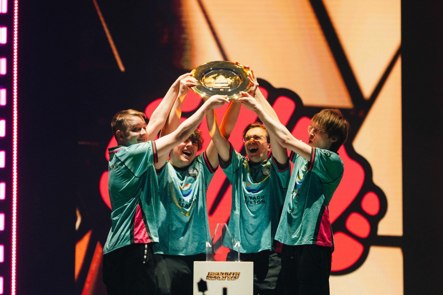 Twisted Minds hrepptu heimsmeistaratitilinn í PUBG: BATTLEGROUNDS á Esports World Cup 2025: „Nú getum við kallað okkur heimsmeistara“ Twisted Minds verða heimsmeistarar í PUBG: BATTLEGROUNDS á Esports World Cup 2025