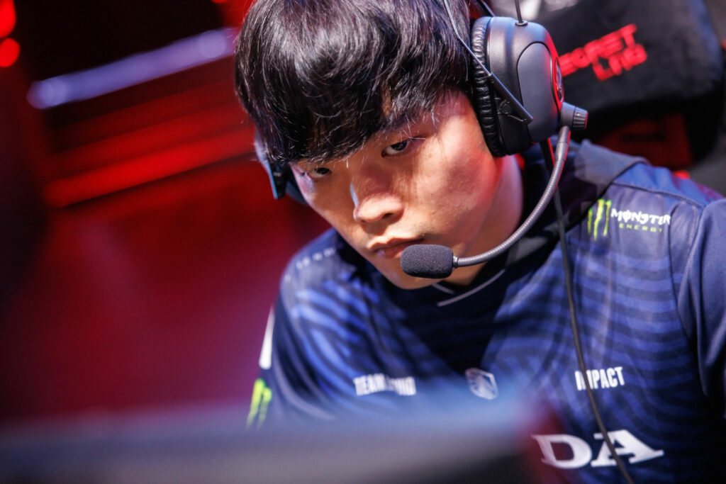 „Impact“ Jeong Eon-young, kóreskur atvinnumaður í League of Legends, f. 7. mars 1995.