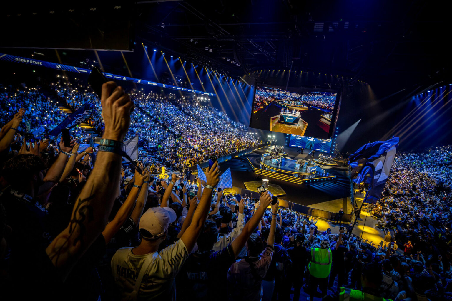 NRG sigraði á heimsmeistaramóti Rocket League 2025 NRG sigraði heimsmeistaramót Rocket League 2025
