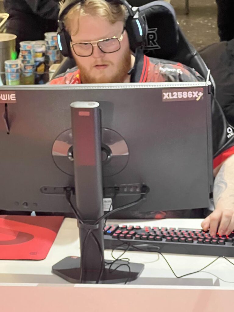 GeT_RiGhT hittingur og NAVI öskur ómaði um höllina á degi fjögur - CS2 Major mót - Búdapest