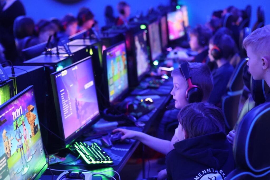 RÍSÍ og Next Level Gaming skrifa undir samstarfssamning um rafíþróttaviðburði